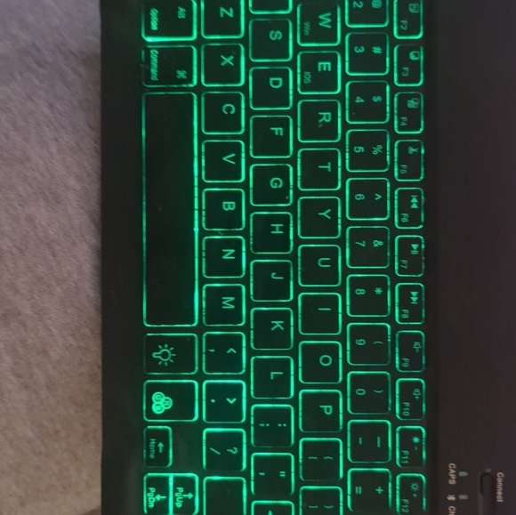 Mini LED wireless keyboard - Picture 5 of 5